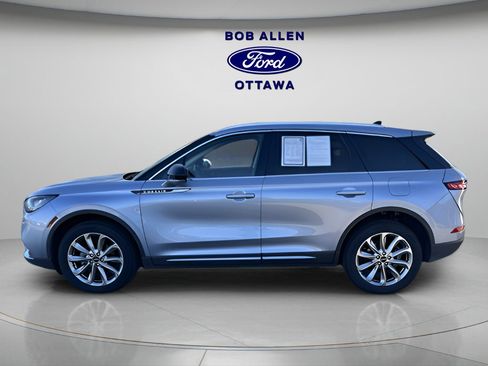 Used 2022 Lincoln Corsair FWD w/ Premium Package image 2