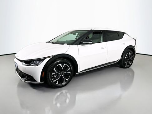 Used 2023 Kia EV6 Wind image 3