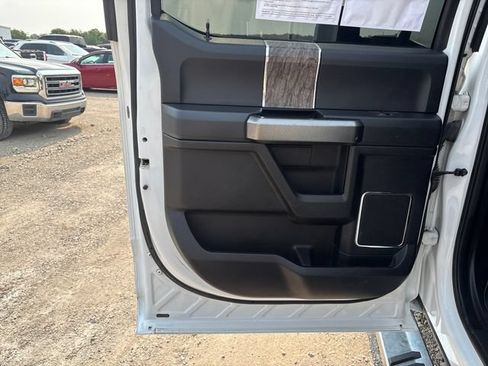 Used 2017 Ford F250 Lariat w/ Lariat Value Package AWD/4WD image 17