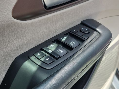 Used 2023 Chrysler Voyager LX FWD image 17