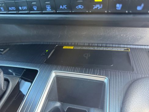 Used 2023 Toyota Sienna XSE AWD/4WD image 22