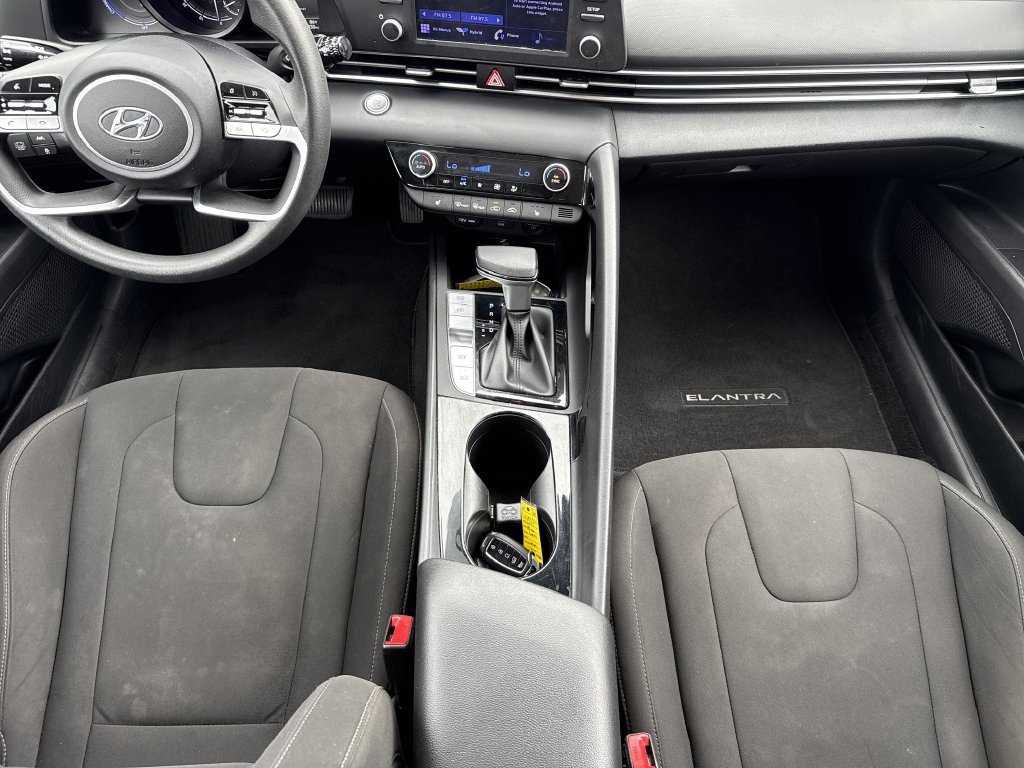 Used 2022 Hyundai Elantra Blue FWD image 15