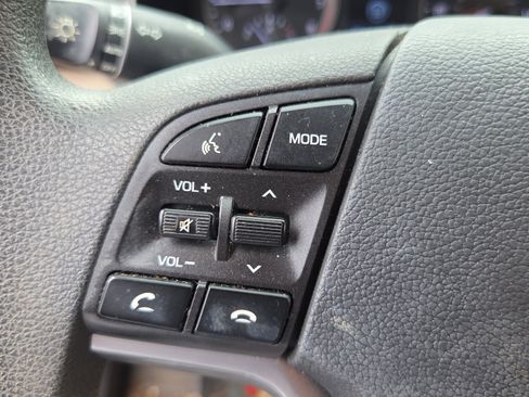 Used 2020 Hyundai Tucson Value FWD image 23