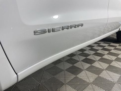 Used 2025 GMC Sierra 1500 SLE RWD image 32
