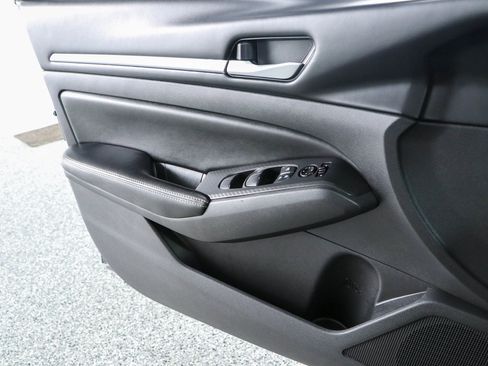 Used 2022 Nissan Altima 2.5 SV FWD image 21