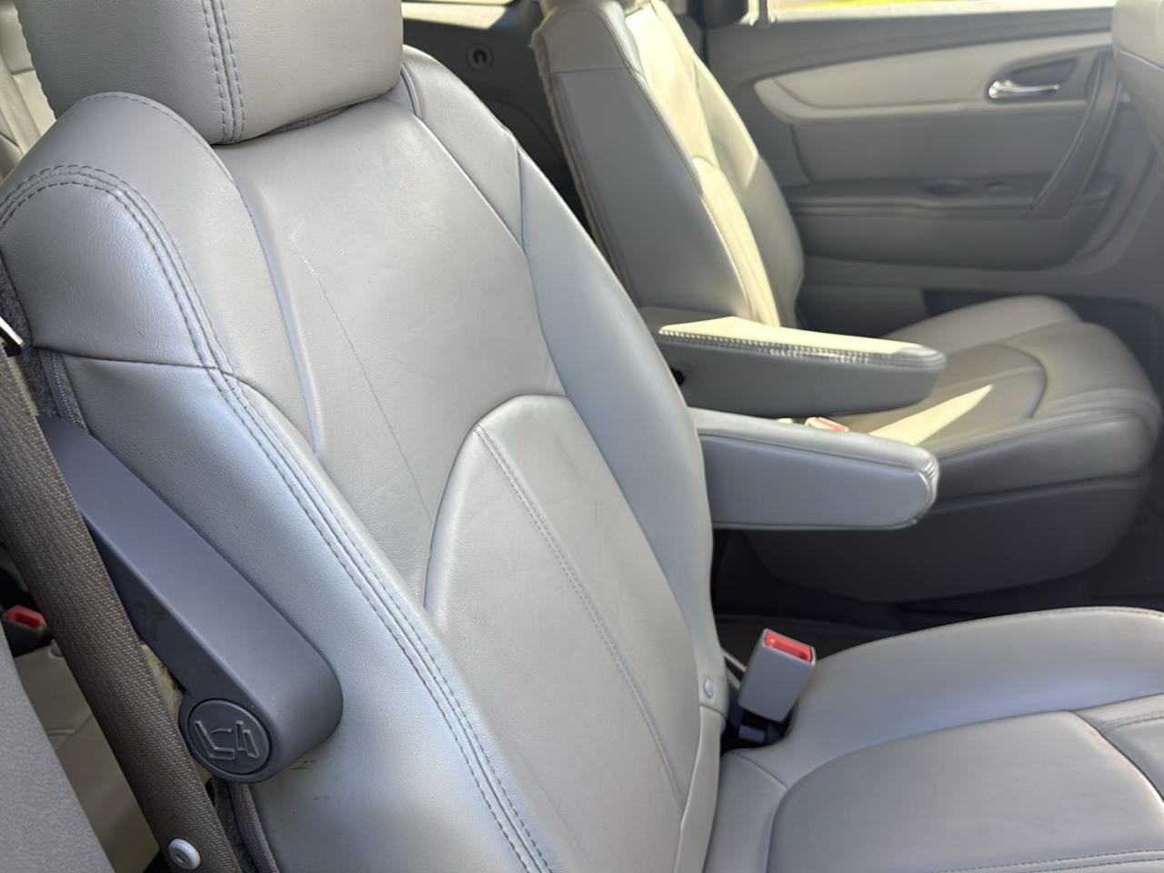 Used 2017 Chevrolet Traverse LT FWD image 30