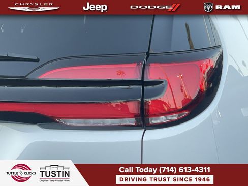 New 2026 Chrysler Pacifica Select FWD image 9