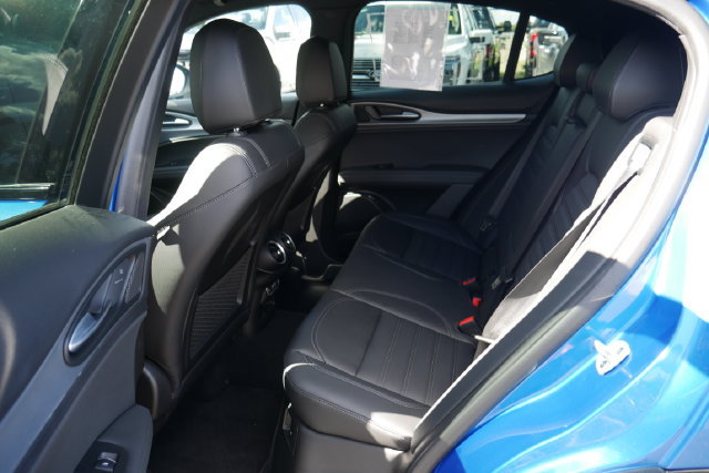 Used 2024 Alfa Romeo Stelvio Veloce AWD/4WD image 27