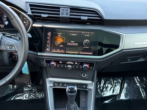 Used 2025 Audi Q3 2.0T Premium image 21