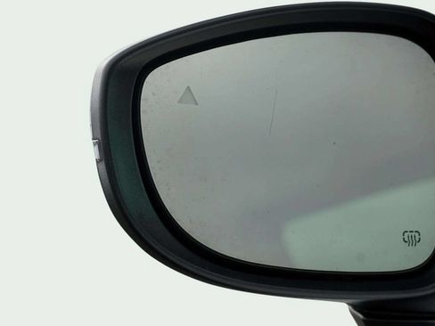 Used 2023 Chrysler Pacifica Touring-L FWD image 12