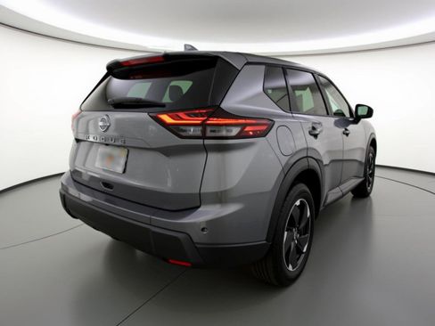 Used 2025 Nissan Rogue SV image 9