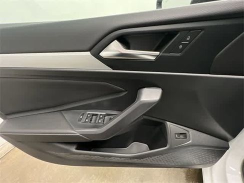 Certified 2025 Volkswagen Jetta S image 17