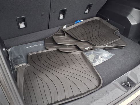 Used 2025 Subaru Crosstrek 2.0i image 22