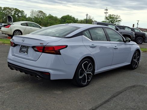 Used 2024 Nissan Altima 2.5 SR FWD image 7