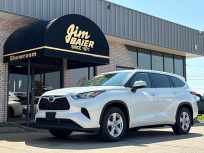 Used 2023 Toyota Highlander LE