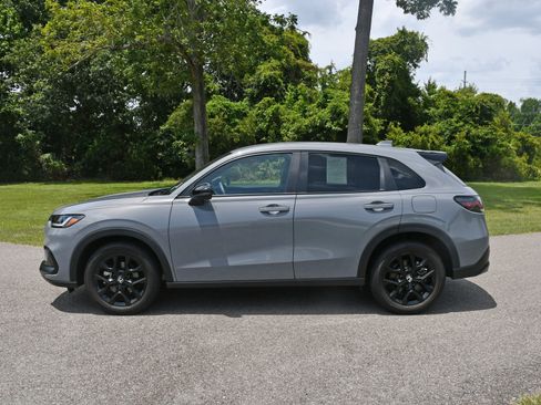 Certified 2025 Honda HR-V Sport image 2