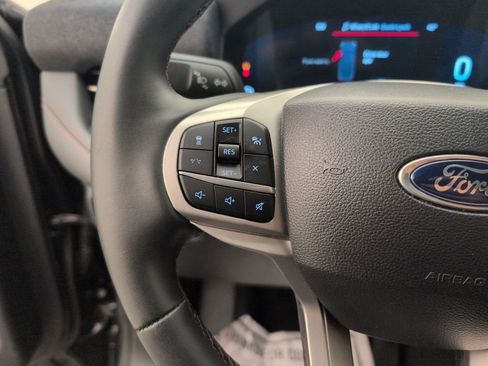 Used 2025 Ford Explorer Active image 44