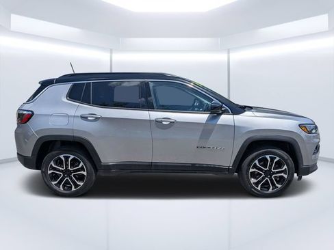 Used 2022 Jeep Compass Limited w/ Sun and Sound Group AWD/4WD image 2