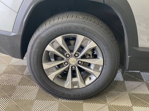 Used 2026 Chevrolet Equinox LT w/ Convenience Package II FWD image 18
