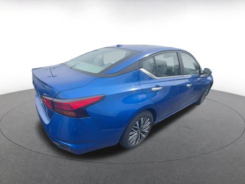 Used 2025 Nissan Sentra SV image 5