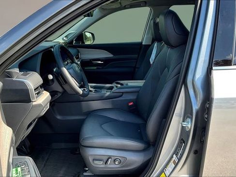 New 2025 Toyota Grand Highlander AWD image 8