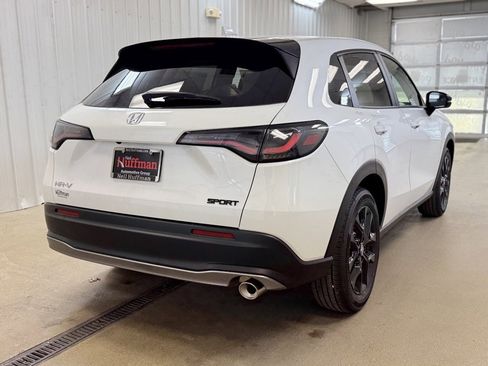 Used 2025 Honda HR-V Sport image 5