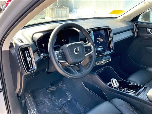Certified 2024 Volvo XC40 B5 Plus w/ Protection Package Premier image 16