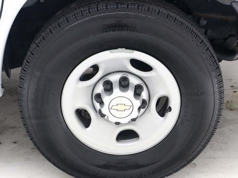 Used 2025 Chevrolet Express 3500 LS RWD image 31