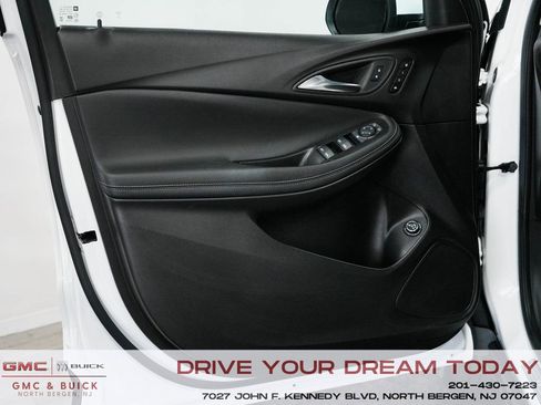 Used 2023 Buick Encore GX Essence w/ Experience Buick Package AWD/4WD image 11