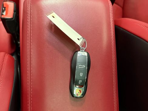 Used 2023 Porsche Macan GTS AWD/4WD image 39