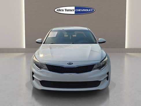 Used 2018 Kia Optima LX w/ Convenience Package FWD image 2