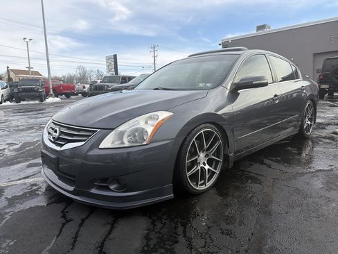Used 2012 Nissan Altima 3.5 SR w/ Sport Pkg image 3
