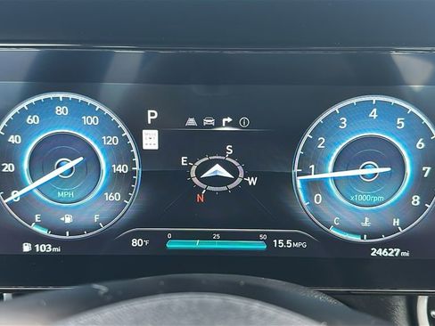 Used 2025 Hyundai Elantra Limited image 2