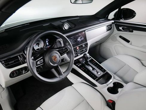 New 2026 Porsche Macan GTS image 19