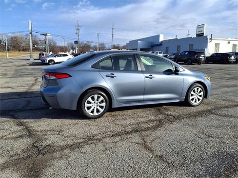 Used 2025 Toyota Corolla LE image 17