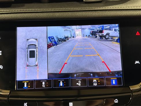 Used 2021 Cadillac XT6 Sport AWD/4WD image 31