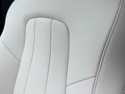 New 2026 Mercedes-Benz GLB 250 4MATIC image 25