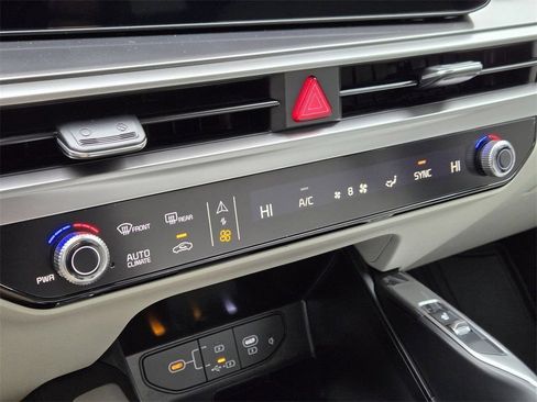 New 2026 Kia Sorento S FWD image 16