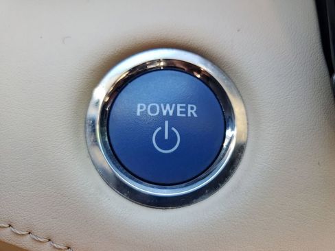 Used 2022 Toyota Highlander XLE image 34