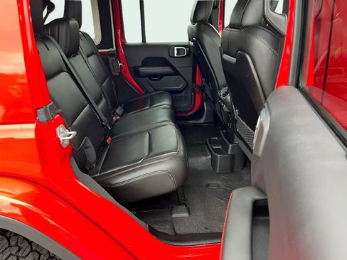 Used 2024 Jeep Wrangler Unlimited Rubicon image 16