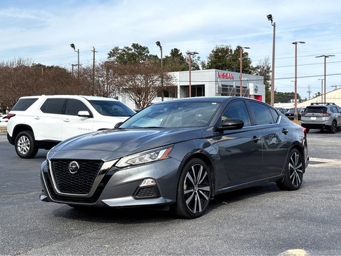 Used 2022 Nissan Altima 2.5 SR image 3