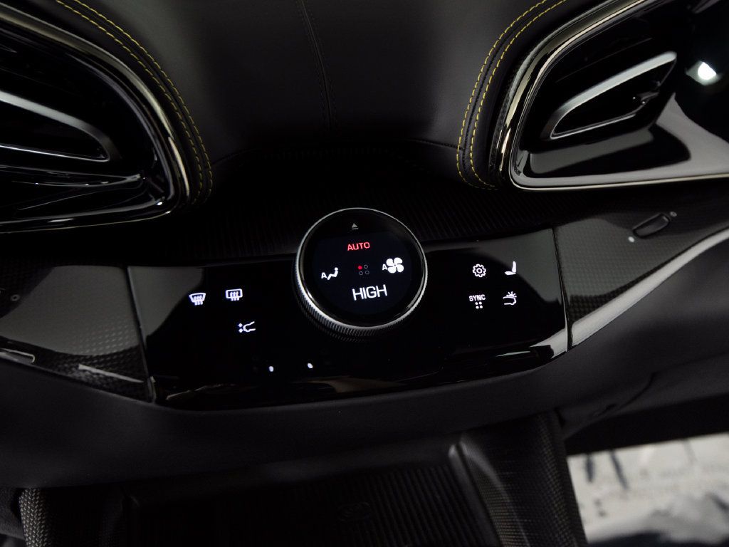 Used 2025 Ferrari Purosangue AWD/4WD image 20