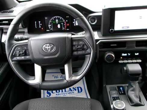 Used 2025 Toyota 4Runner SR5 image 11