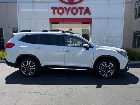 Used 2023 Subaru Ascent Limited AWD/4WD image 8