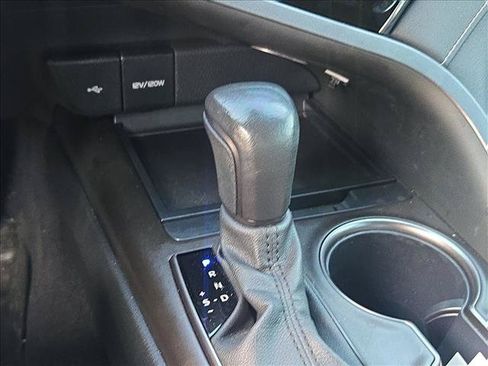 Used 2023 Toyota Camry SE FWD image 11