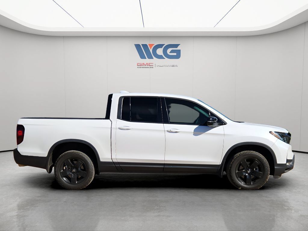 Used 2024 Honda Ridgeline Black Edition image 2