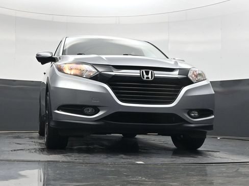 Used 2018 Honda HR-V EX image 37