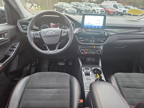 Certified 2022 Ford Escape SEL w/ SEL Stealth AWD Package image 12