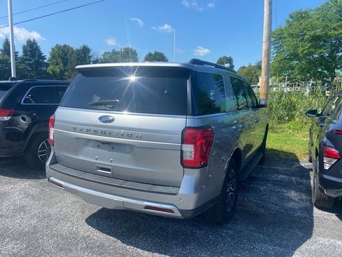 Used 2024 Ford Expedition XLT AWD/4WD image 5