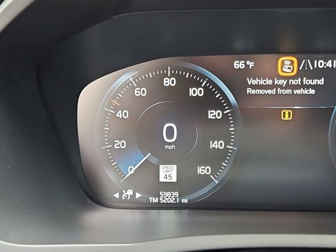 Used 2022 Volvo XC90 T5 Momentum image 13